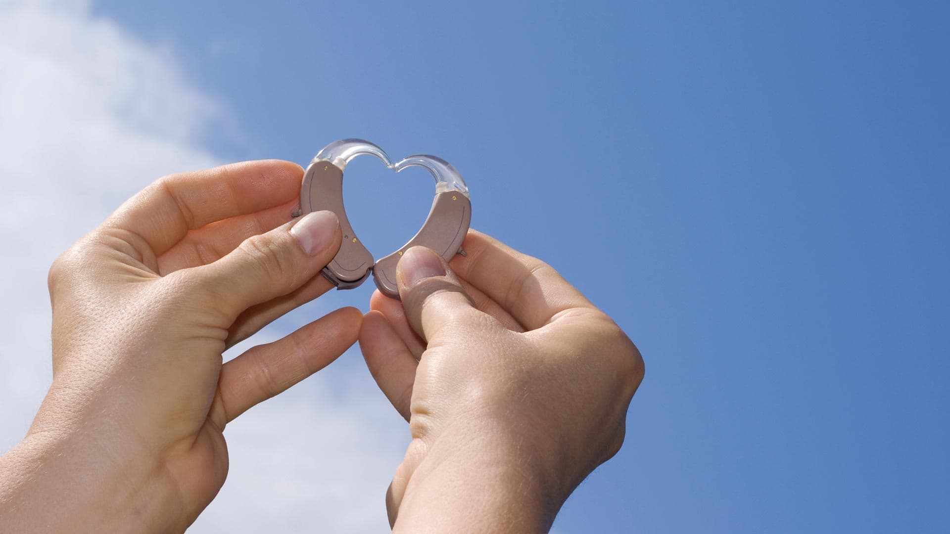 Aprecia todos los sonidos de la vida con nuestros audífonos en Marín